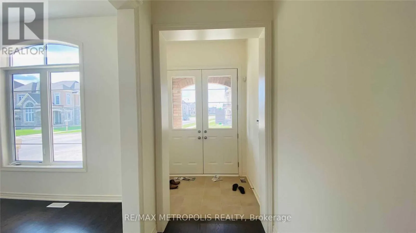 UPPER - 31 ELVERTON CRESCENT