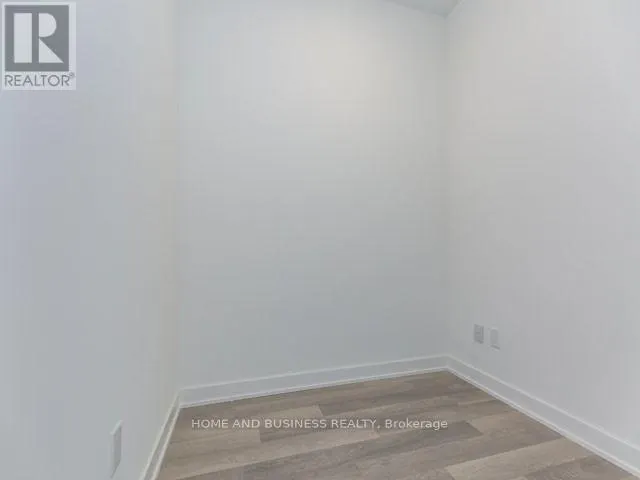 521 - 5220 DUNDAS STREET