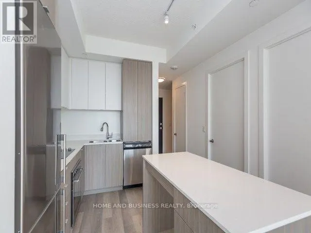 521 - 5220 DUNDAS STREET