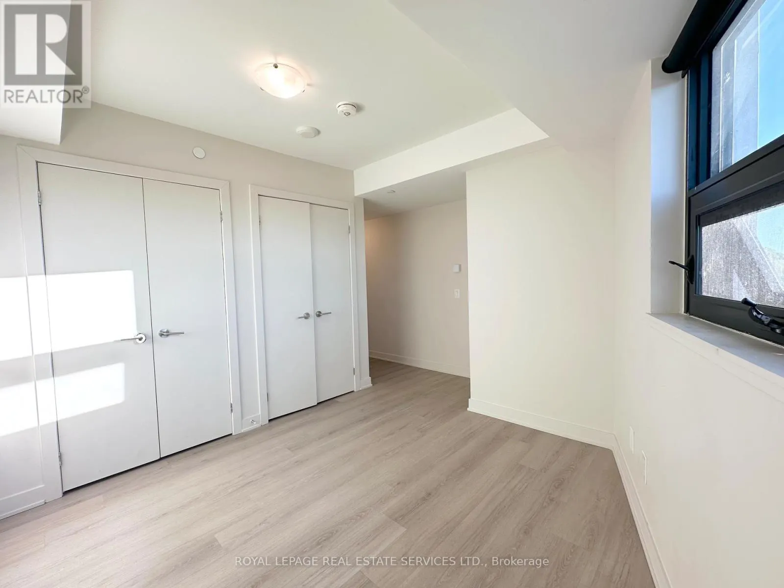 608 - 3385 DUNDAS STREET W