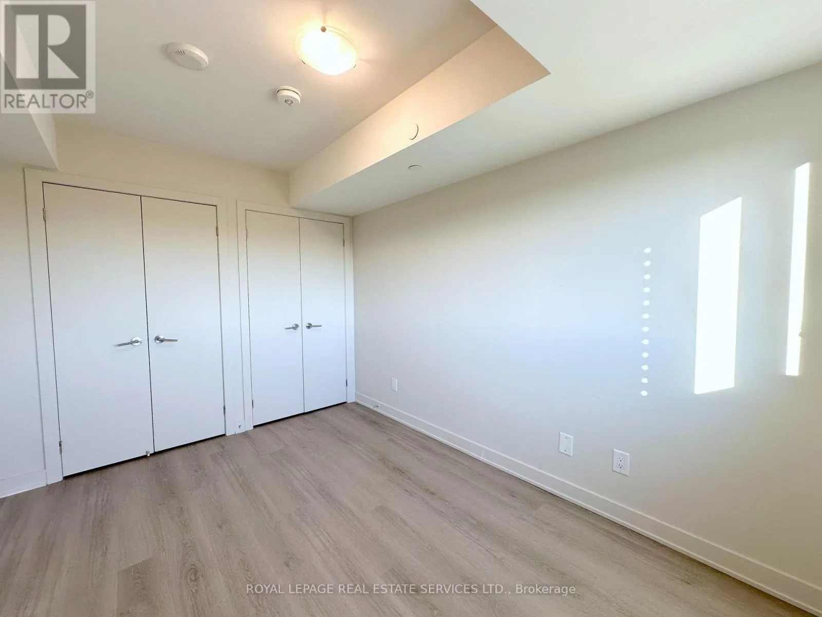 608 - 3385 DUNDAS STREET W