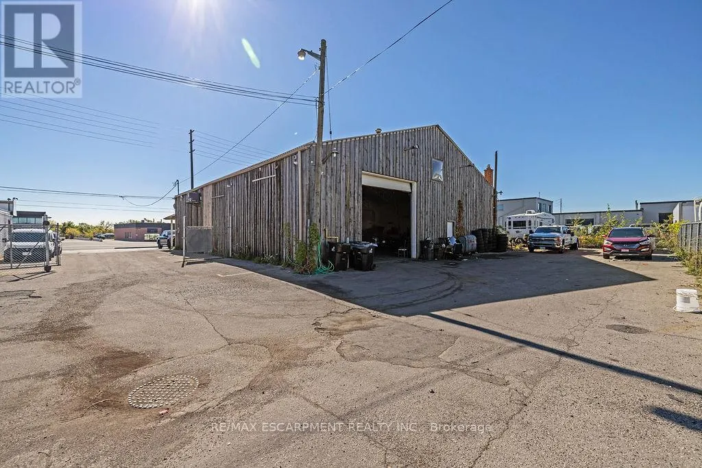 57 STEELES AVENUE E