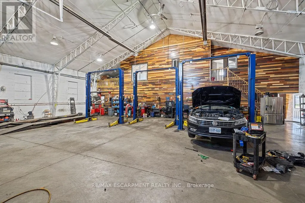 57 STEELES AVENUE E