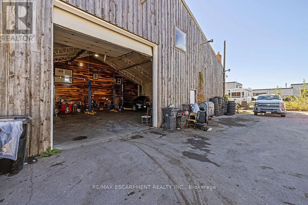 57 STEELES AVENUE E