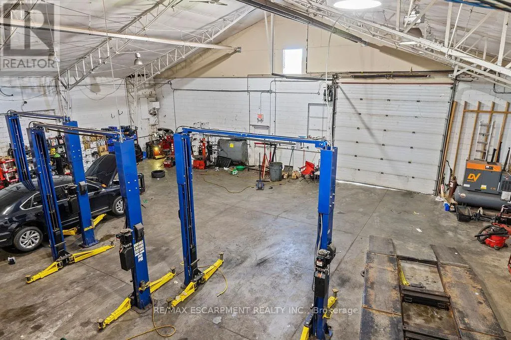 57 STEELES AVENUE E