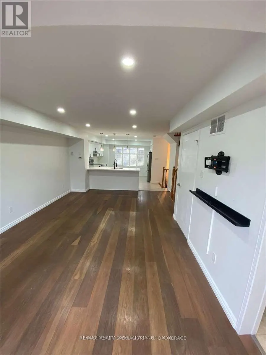 100 - 3108 EGLINTON AVENUE W