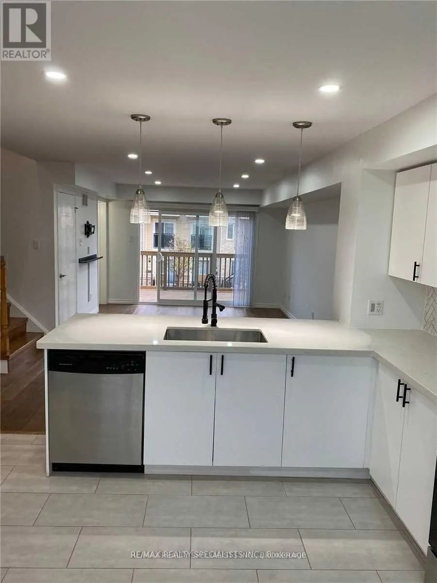 100 - 3108 EGLINTON AVENUE W