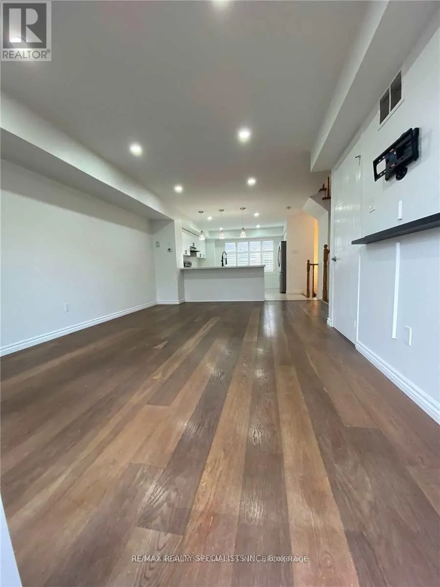 100 - 3108 EGLINTON AVENUE W