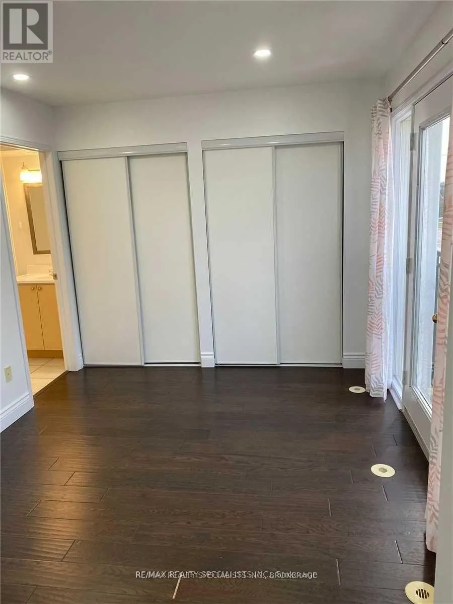 100 - 3108 EGLINTON AVENUE W