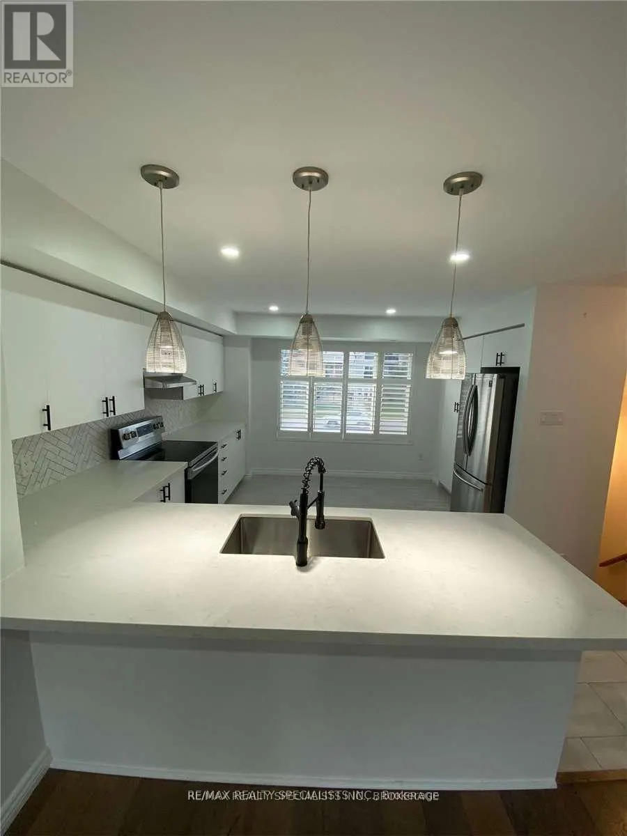 100 - 3108 EGLINTON AVENUE W