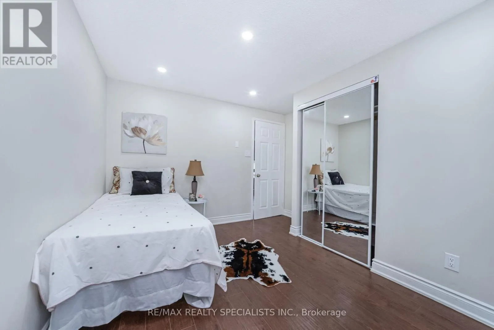 46 HINDQUARTER COURT