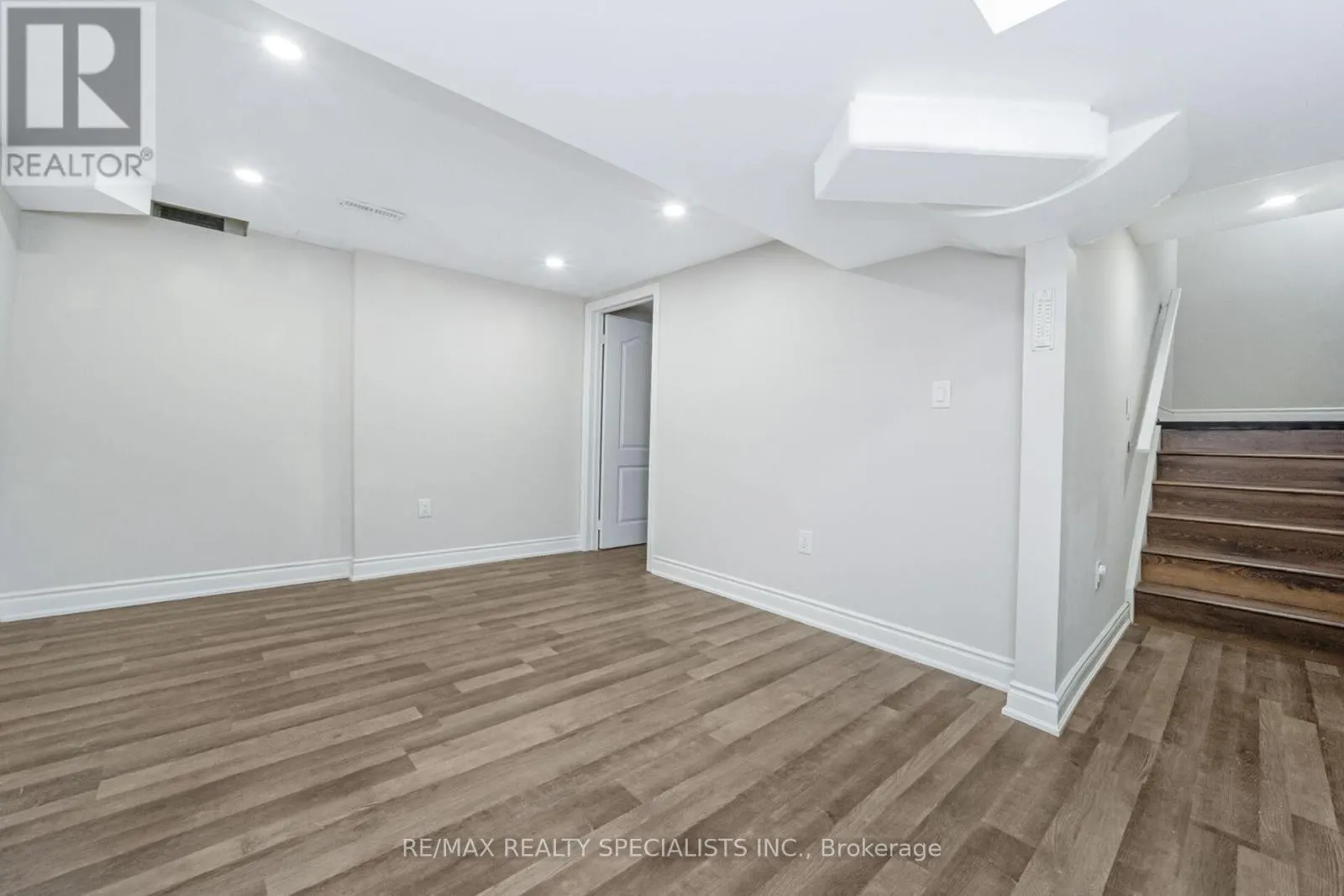 46 HINDQUARTER COURT
