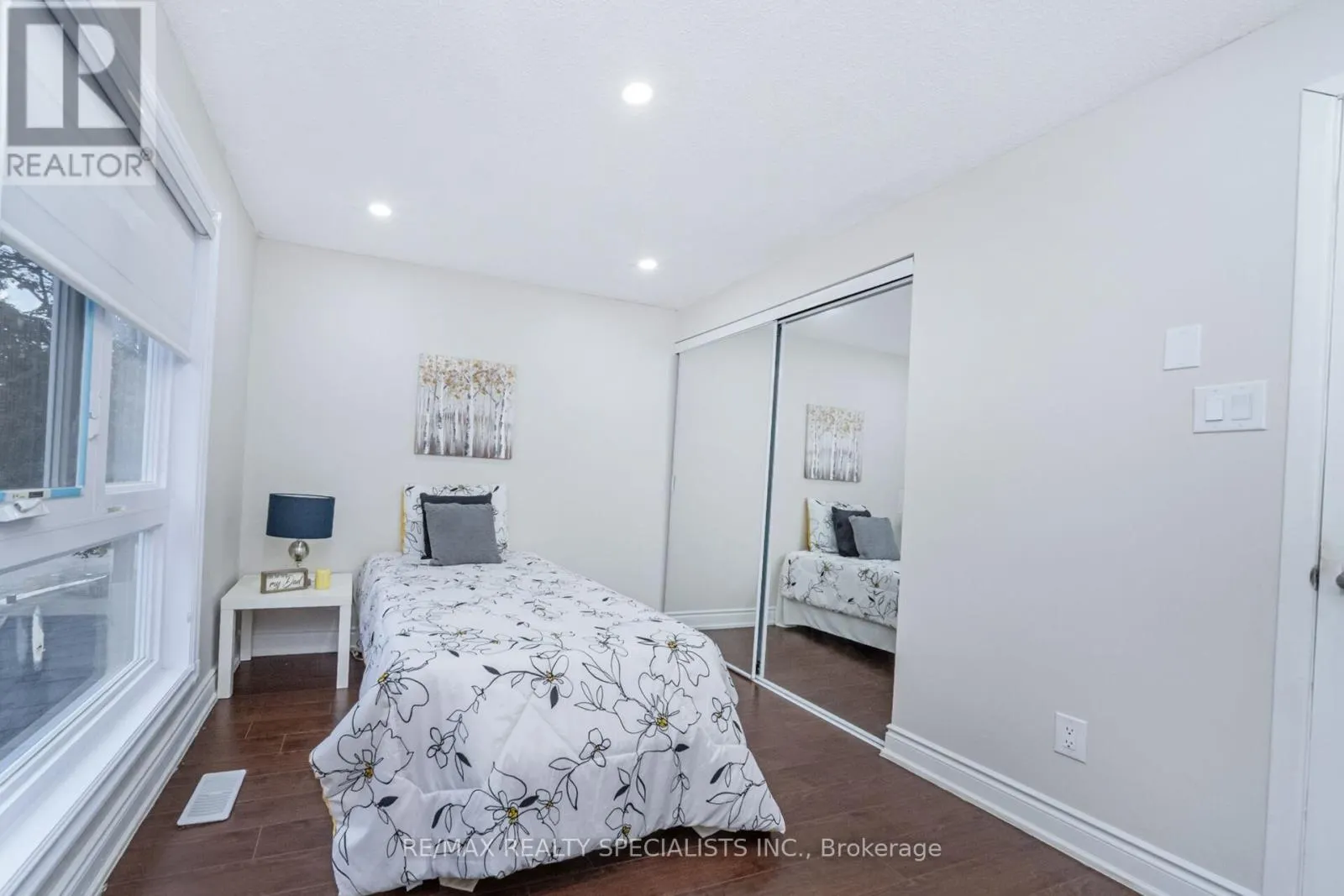 46 HINDQUARTER COURT