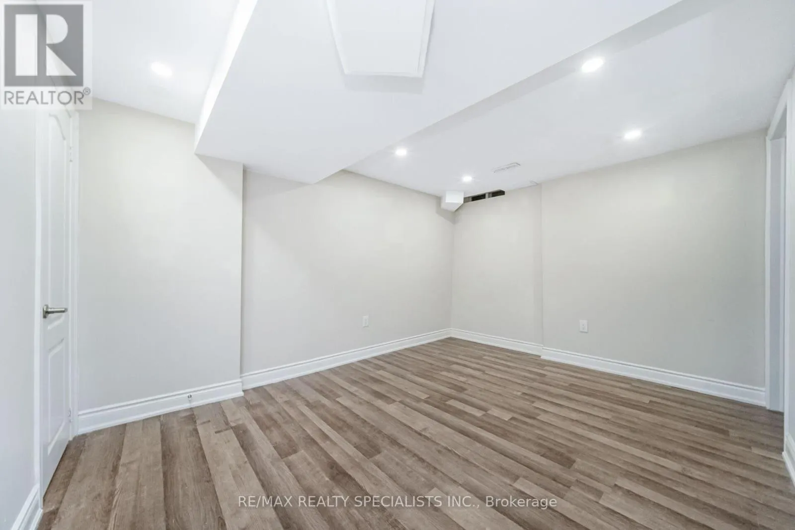46 HINDQUARTER COURT