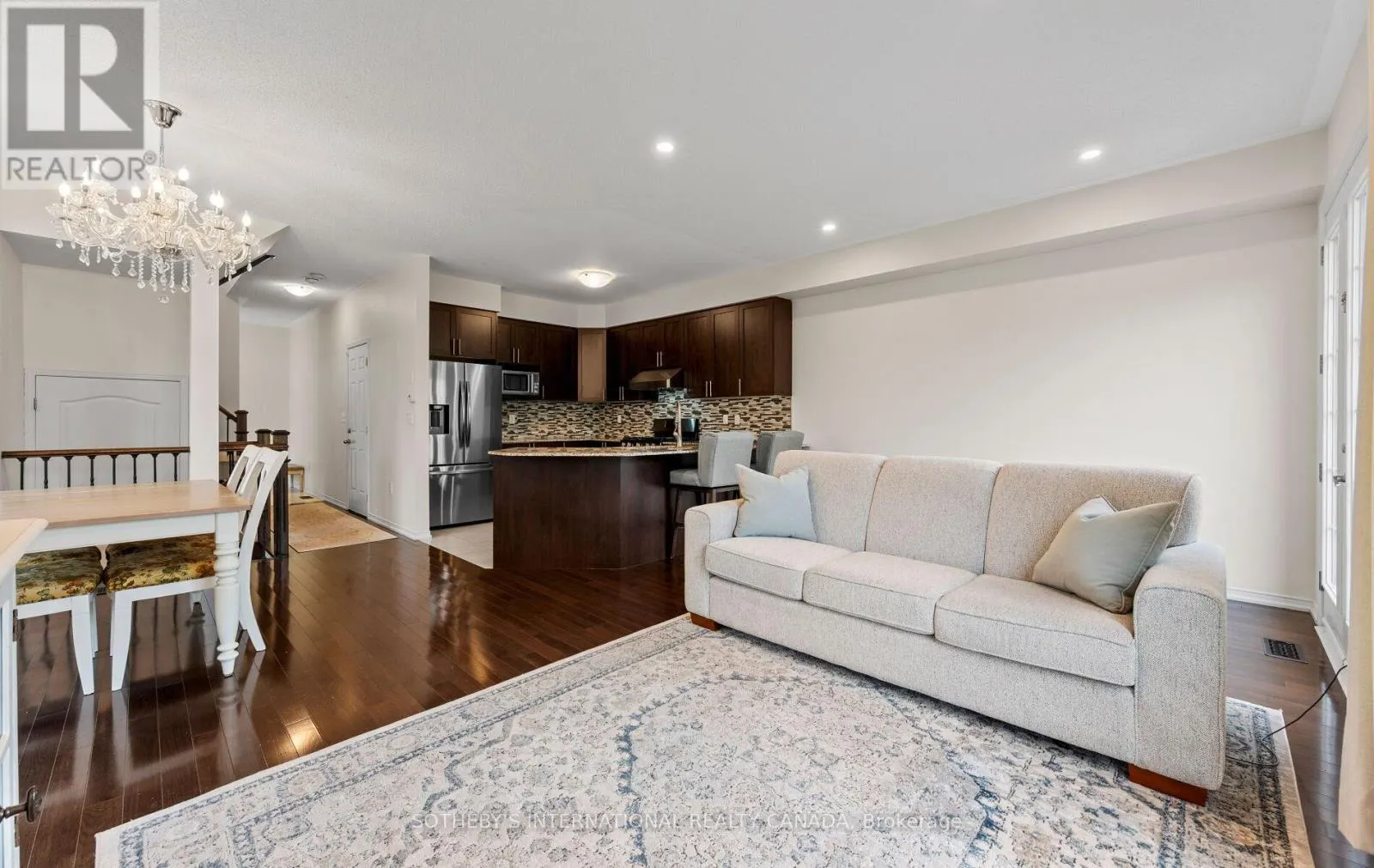 21 - 745 FARMSTEAD DRIVE