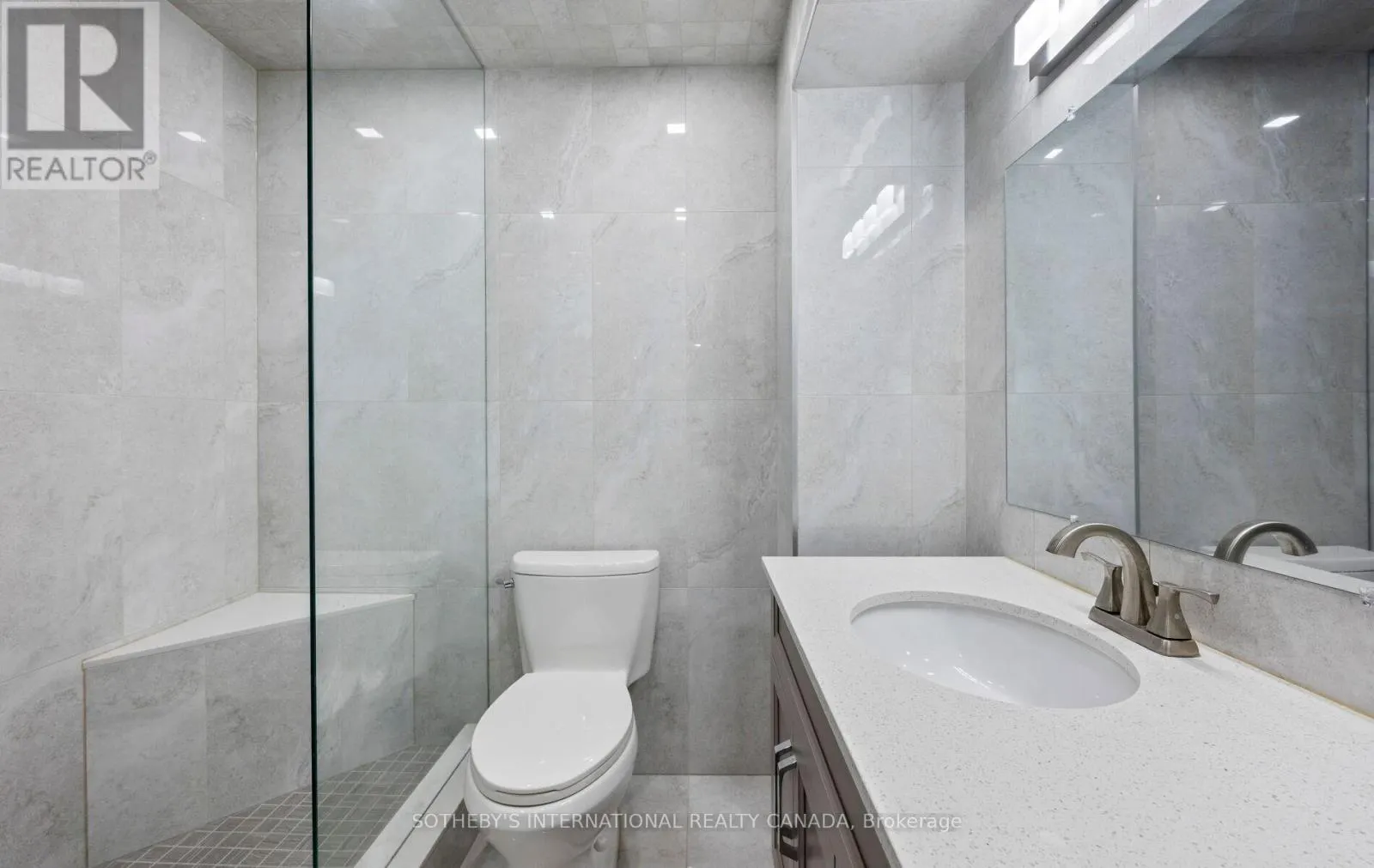 21 - 745 FARMSTEAD DRIVE