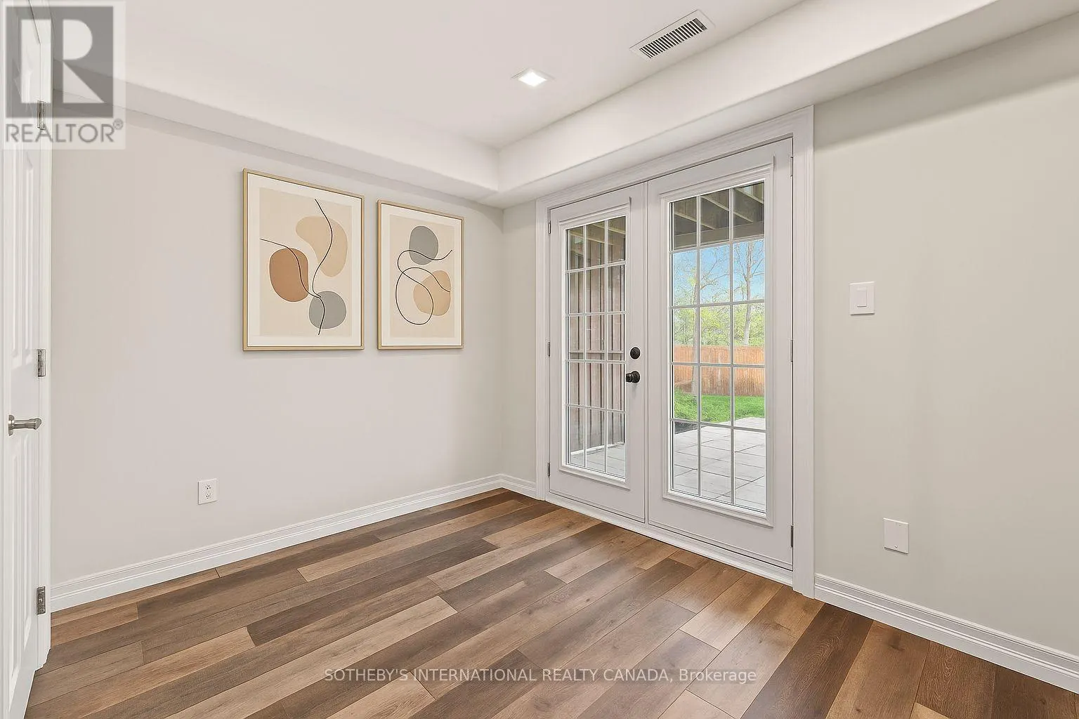 21 - 745 FARMSTEAD DRIVE