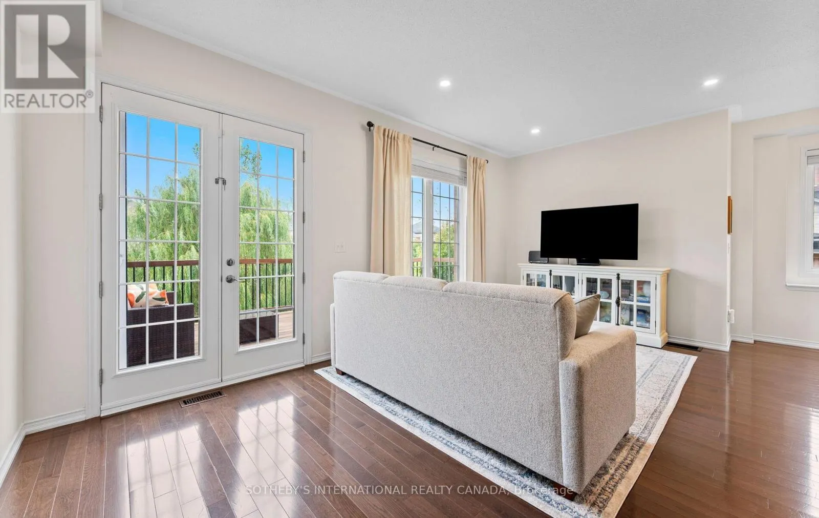 21 - 745 FARMSTEAD DRIVE