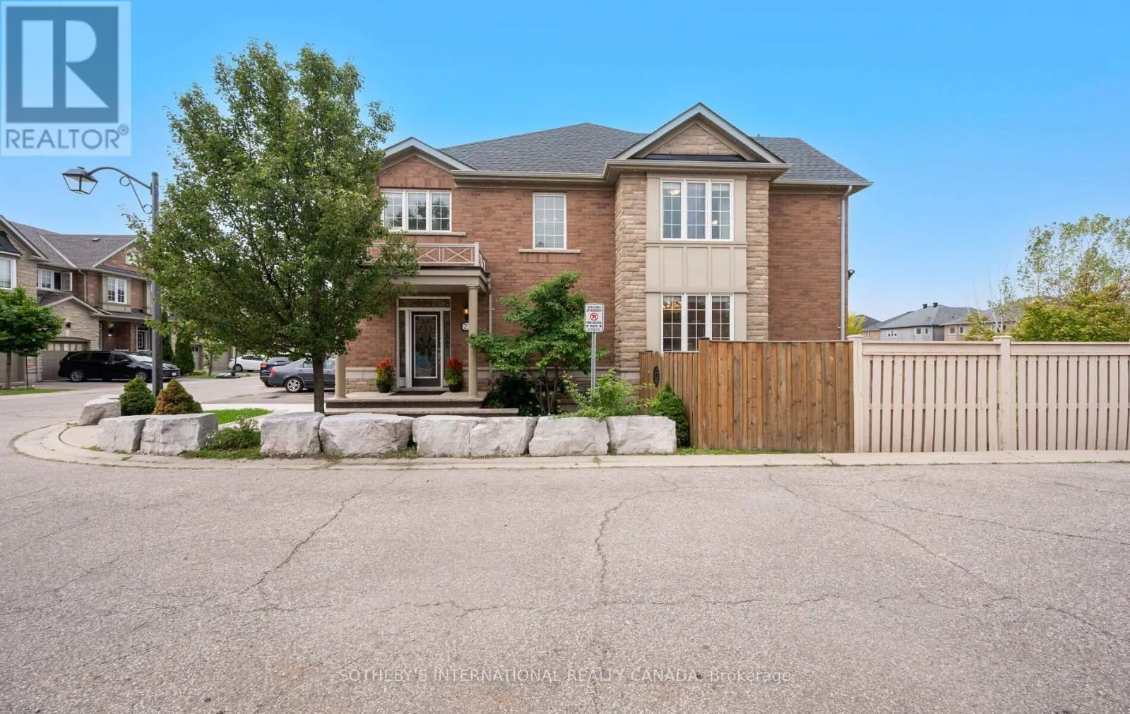 21 - 745 FARMSTEAD DRIVE