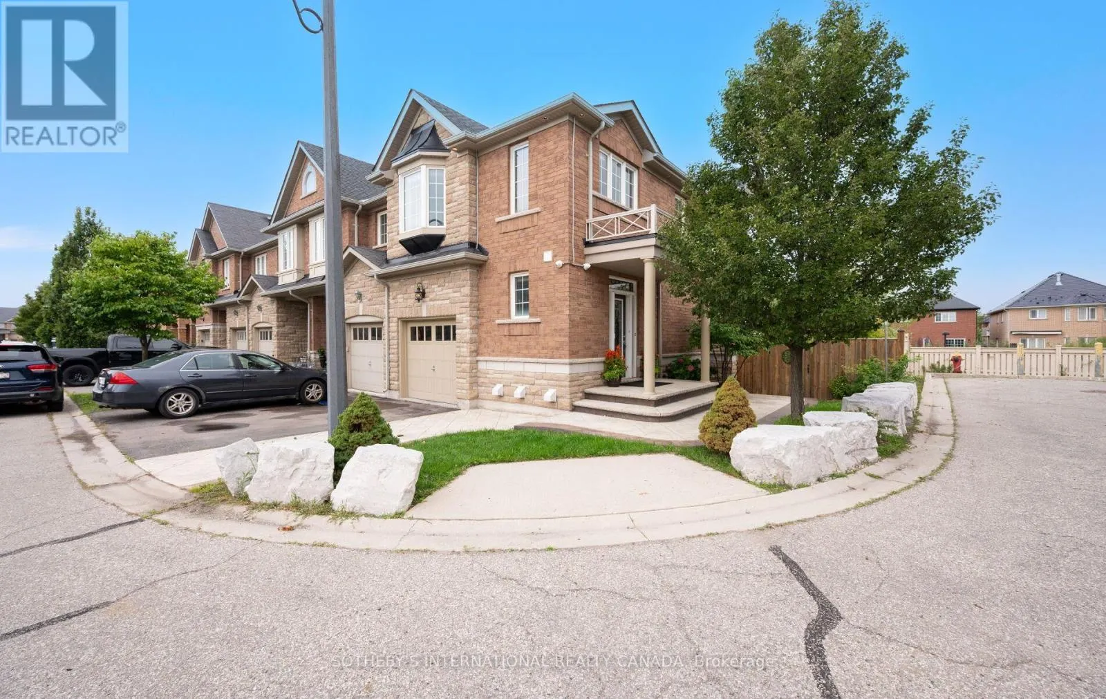21 - 745 FARMSTEAD DRIVE