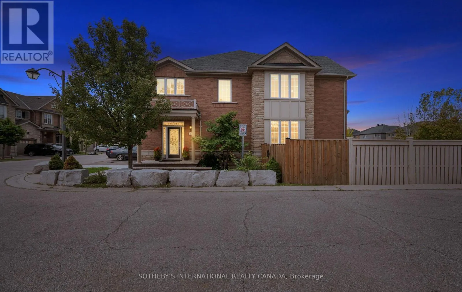 21 - 745 FARMSTEAD DRIVE