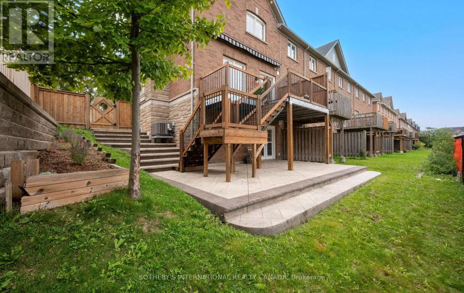 21 - 745 FARMSTEAD DRIVE