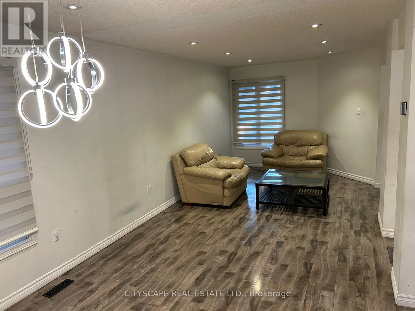 11 TRAMMELL LANE