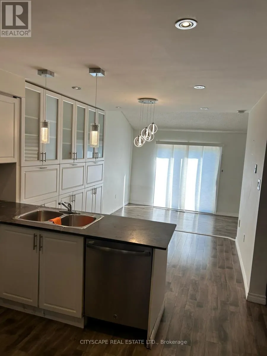 11 TRAMMELL LANE