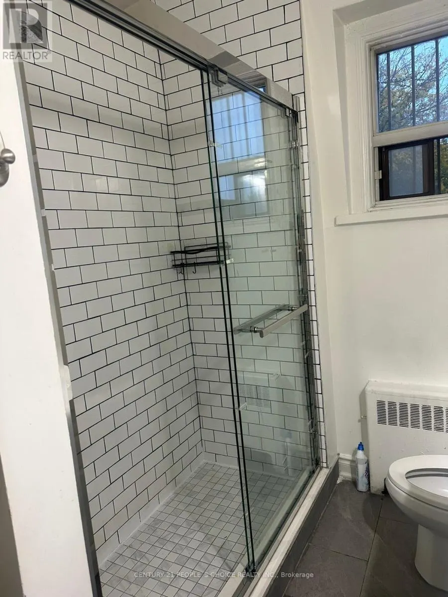 1 - 1528 QUEEN STREET W
