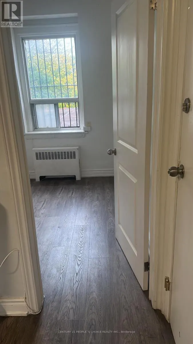 1 - 1528 QUEEN STREET W