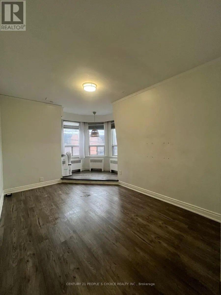 1 - 1528 QUEEN STREET W