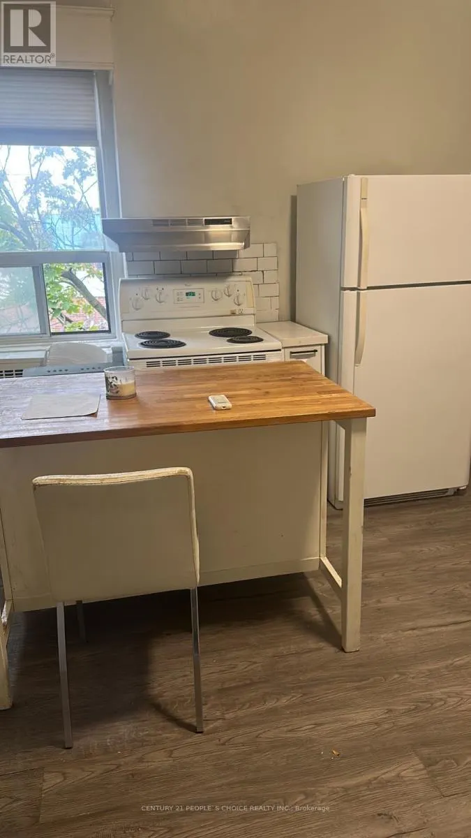 1 - 1528 QUEEN STREET W