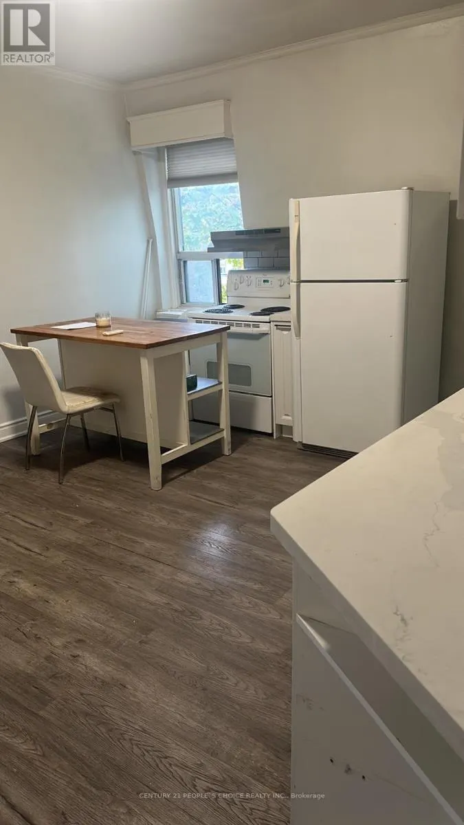 1 - 1528 QUEEN STREET W