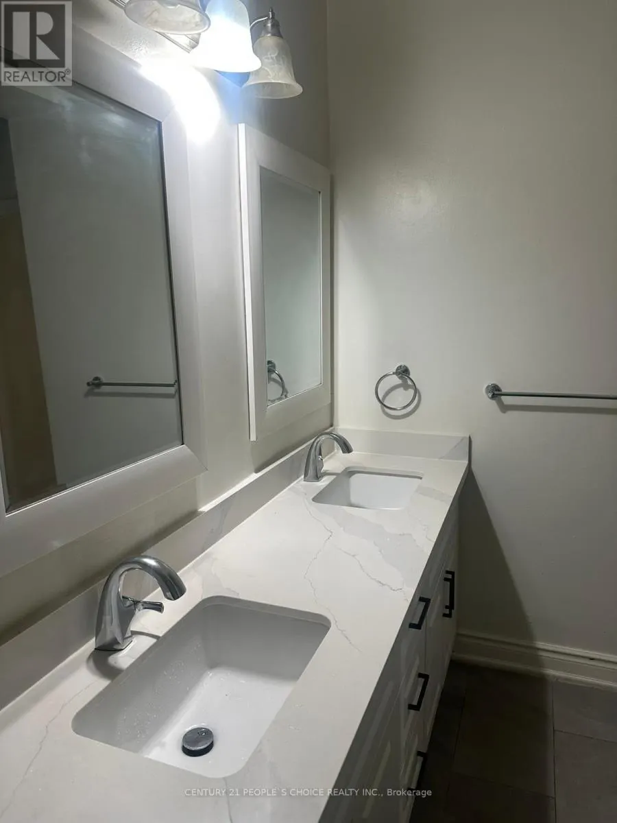 1 - 1528 QUEEN STREET W