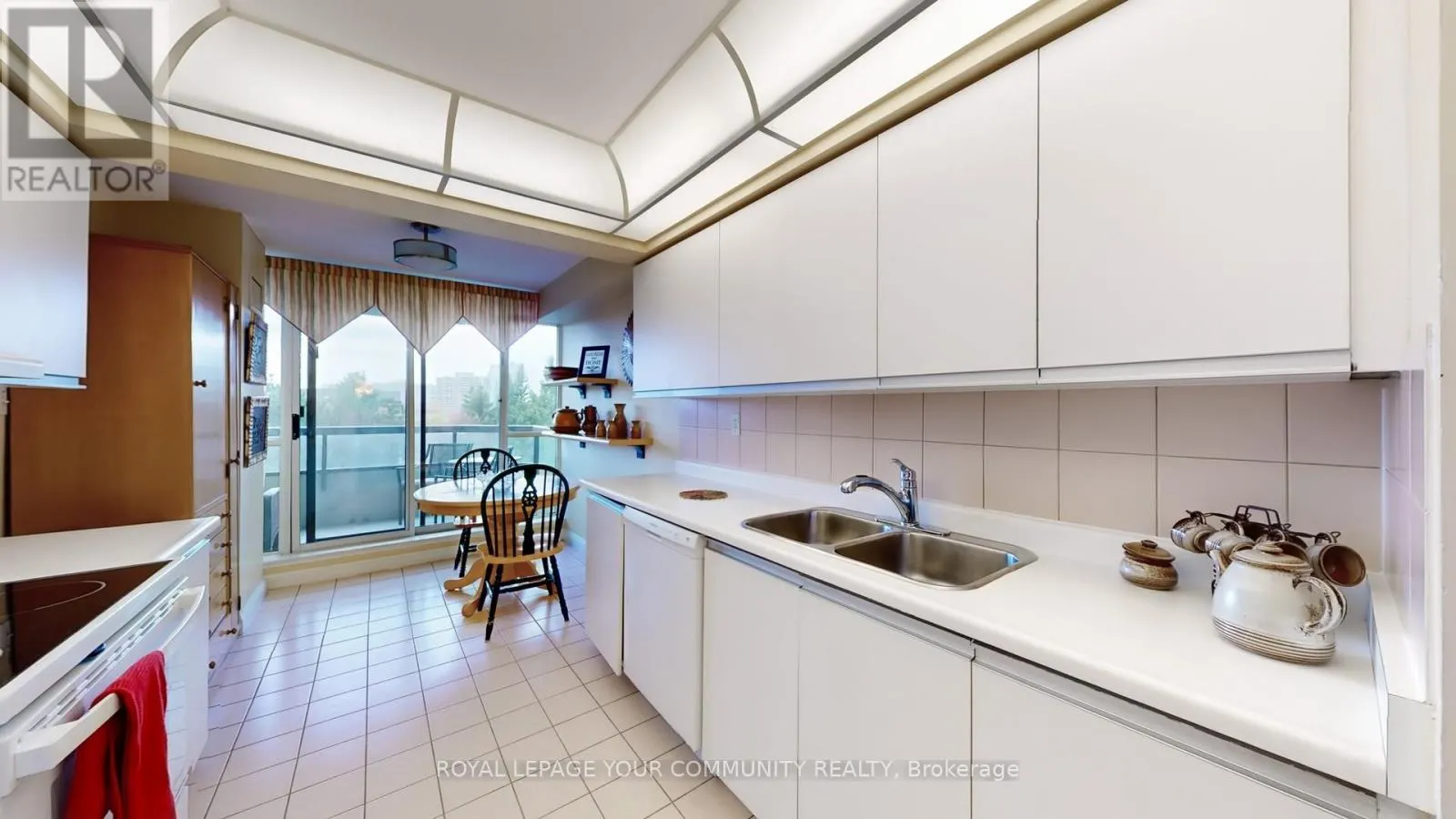 404 - 24 HANOVER ROAD