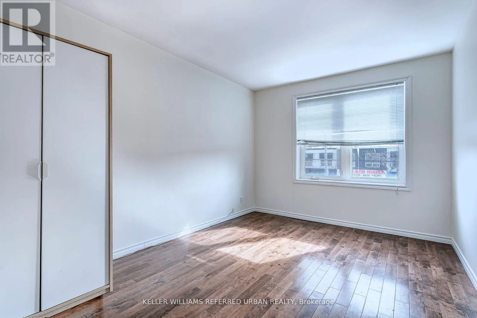 2 - 2976 LAKE SHORE BOULEVARD W