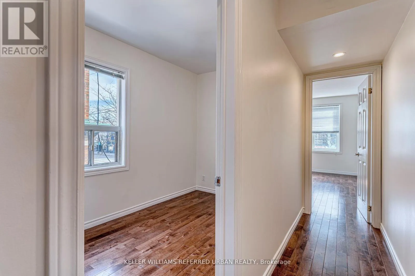 2 - 2976 LAKE SHORE BOULEVARD W