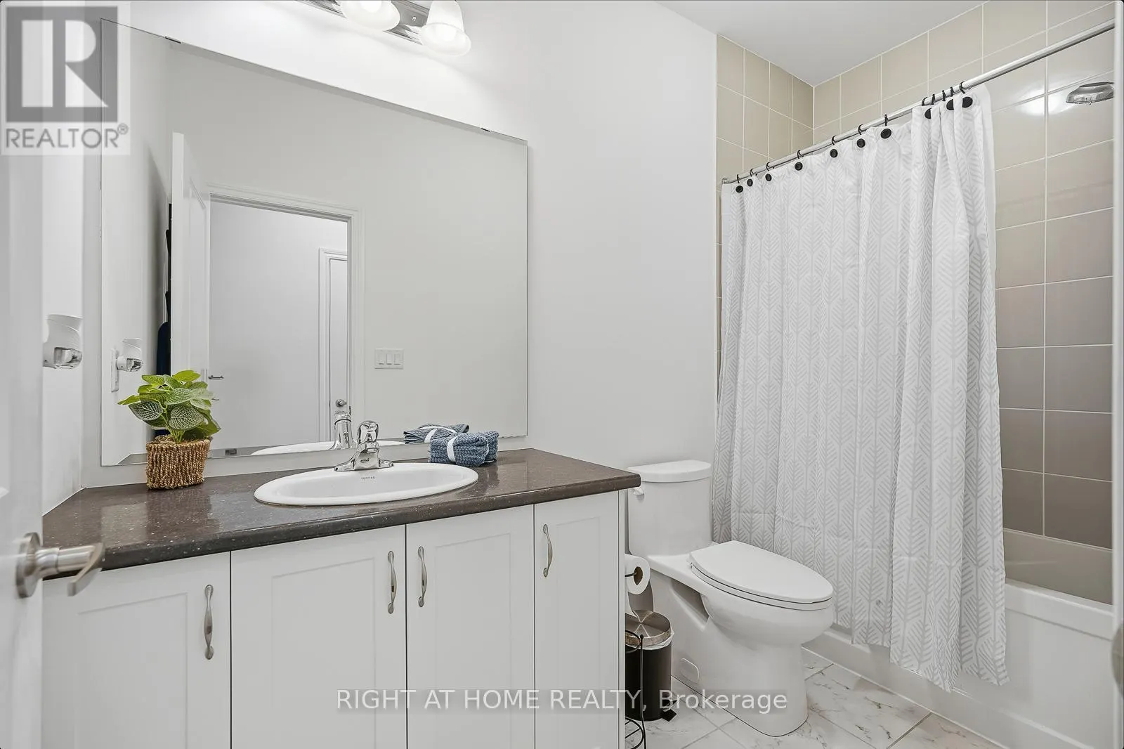 16 ANGELFISH ROAD