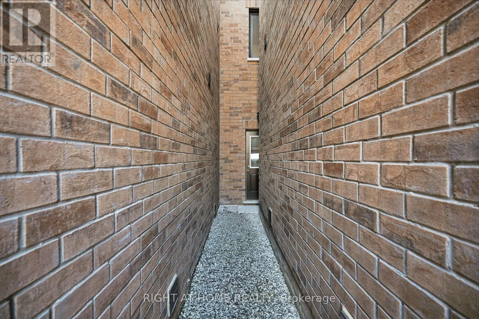 16 ANGELFISH ROAD