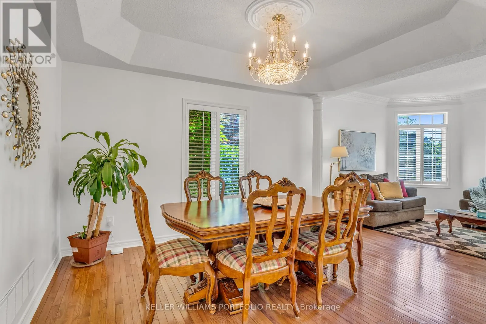 8 VISTA VIEW COURT