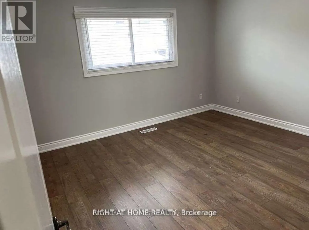UPPER - 28 MAJOR OAKS DRIVE