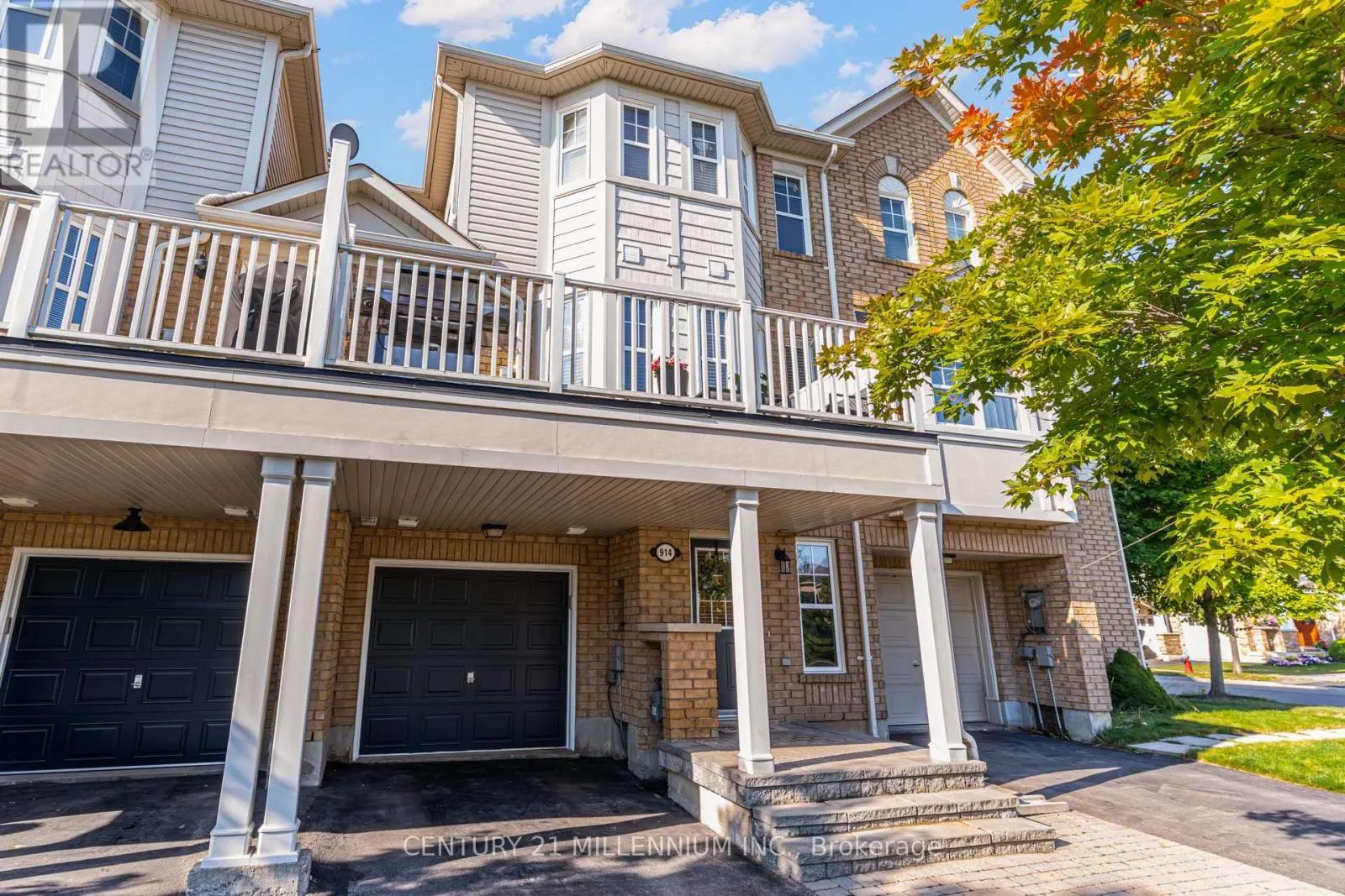 914 AMBROISE CRESCENT