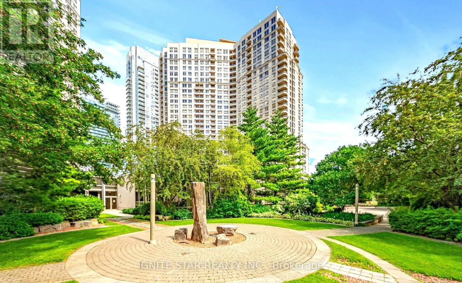 PH10 - 3880 DUKE OF YORK BOULEVARD