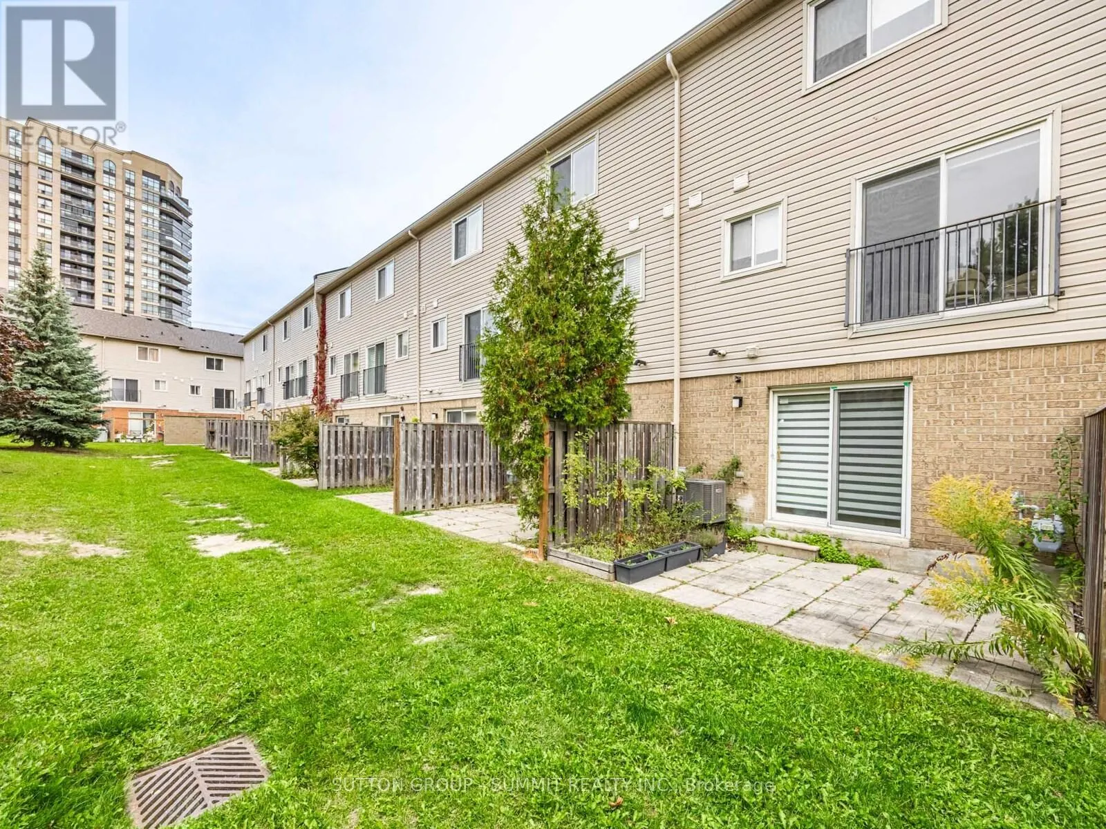 6 - 4950 ALBINA WAY