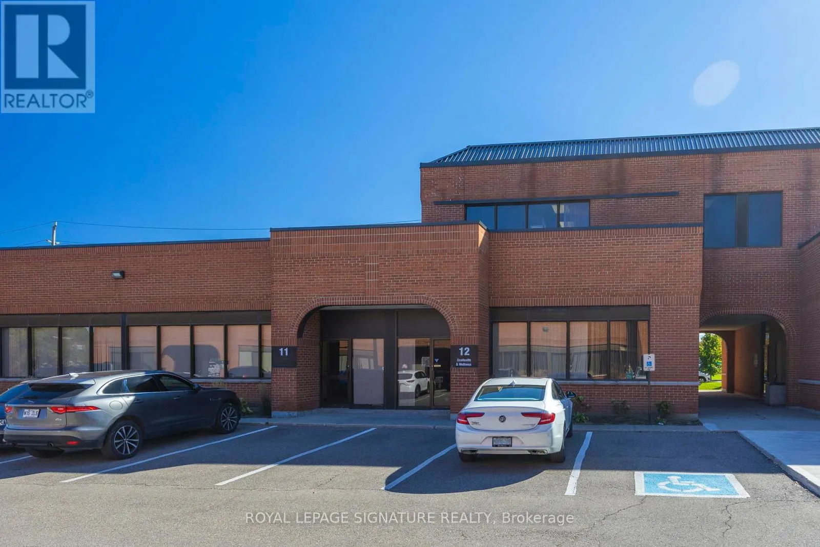 5&12 - 2285 DUNWIN DRIVE