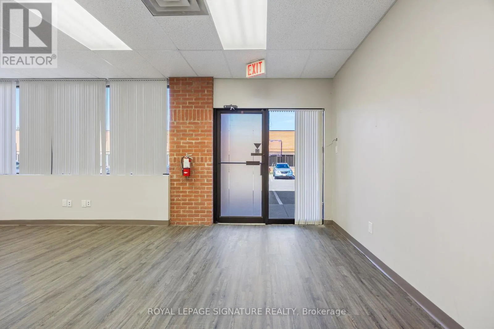 5&12 - 2285 DUNWIN DRIVE
