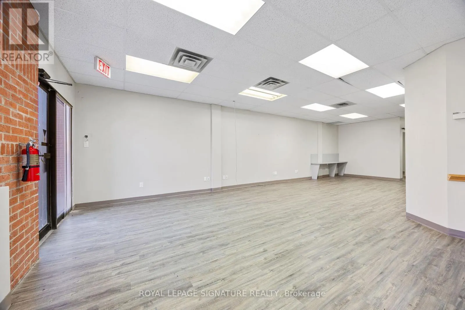 5&12 - 2285 DUNWIN DRIVE