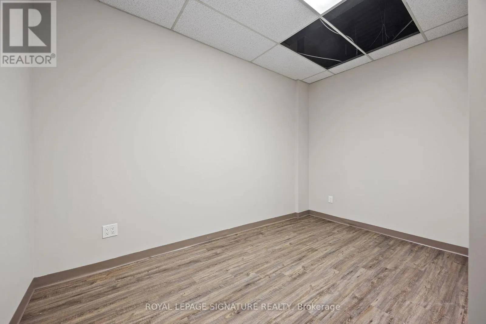 5&12 - 2285 DUNWIN DRIVE