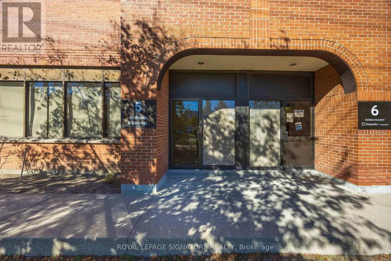 5&12 - 2285 DUNWIN DRIVE
