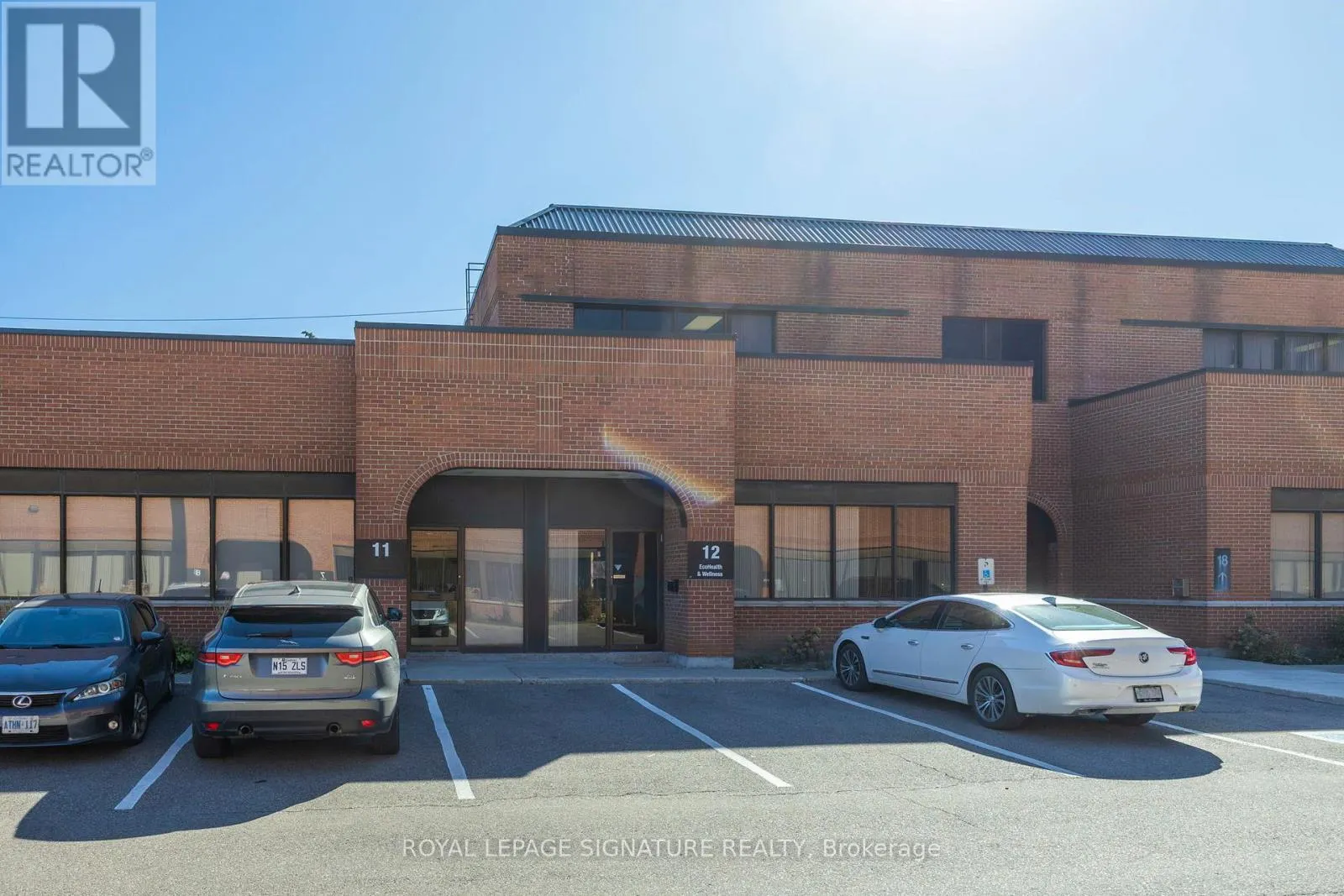 5&12 - 2285 DUNWIN DRIVE